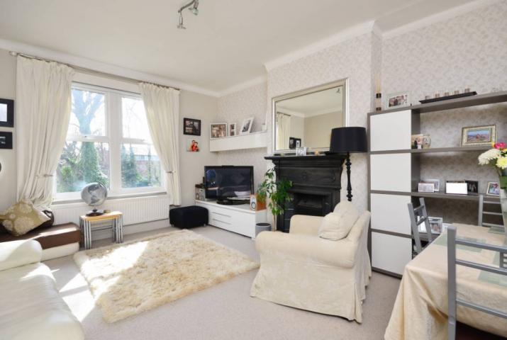 			1 Bedroom, 1 bath, 1 reception Flat			 Coverdale Road, KILBURN/WILLESDEN GREEN